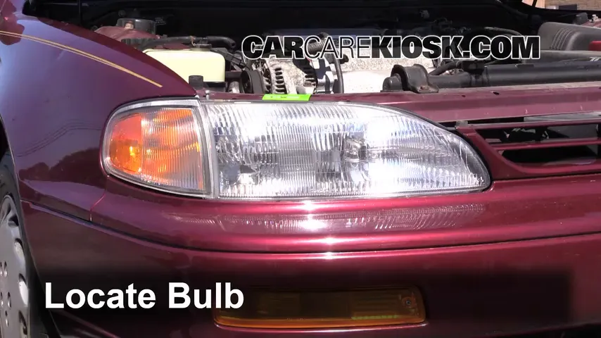 1996 Toyota Camry LE 2.2L 4 Cyl. Sedan (4 Door) Luces Luz de carretera (reemplazar foco) 
